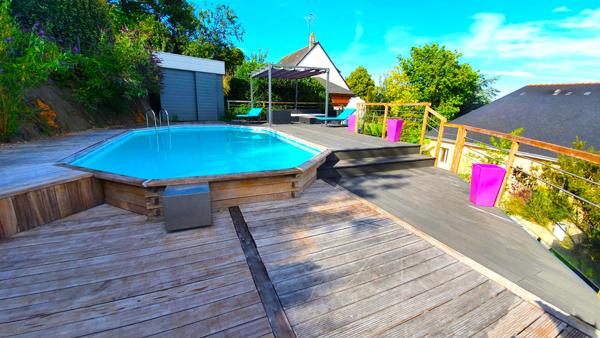 Très belle Maison d'Architecte de 220m2 habitables au coeur de Brissac-Quincé - emplacement privilégié avec vue dégagée sur la campagne - jardin paysagé et piscine - 20 minutes de l'hyper centre d'Angers