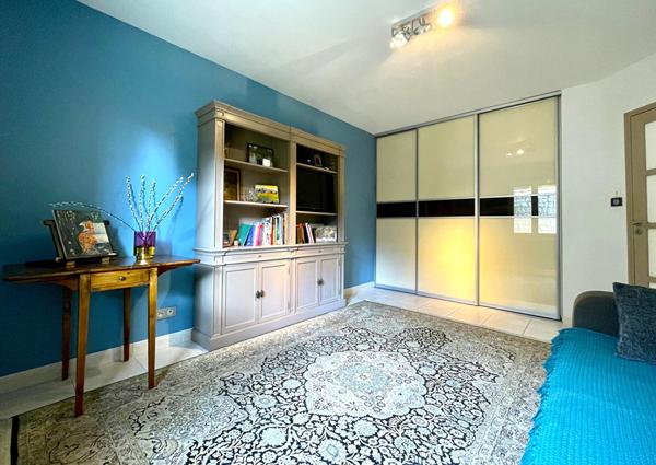 Très belle Maison d'Architecte de 220m2 habitables au coeur de Brissac-Quincé - emplacement privilégié avec vue dégagée sur la campagne - jardin paysagé et piscine - 20 minutes de l'hyper centre d'Angers