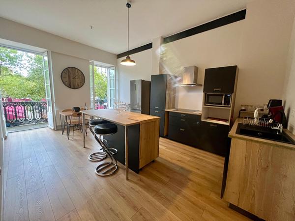 APPARTEMENT MEUBLE EN CENTRE-VILLE DE CARCASSONNE