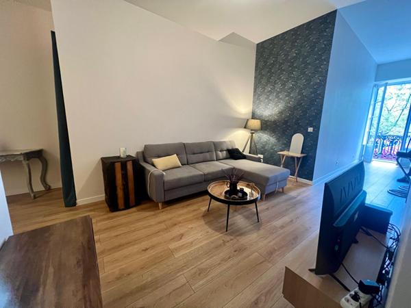 APPARTEMENT MEUBLE EN CENTRE-VILLE DE CARCASSONNE