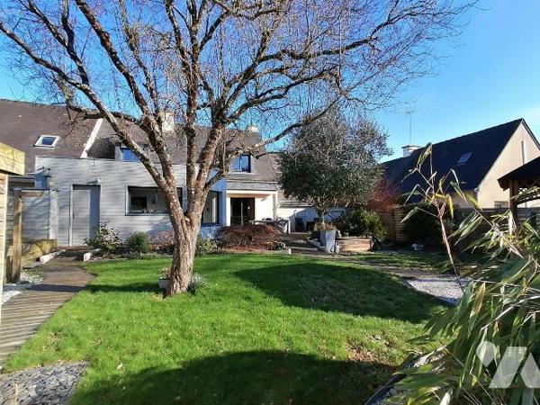 EXCLUSIVITE TRENTE CINQ NOTAIRES !! Au c?ur d'un quartier calme, familial et aéré, venez découv...