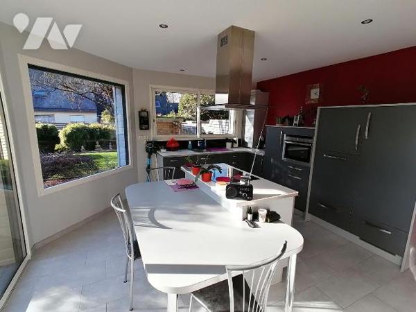 EXCLUSIVITE TRENTE CINQ NOTAIRES !! Au c?ur d'un quartier calme, familial et aéré, venez découv...