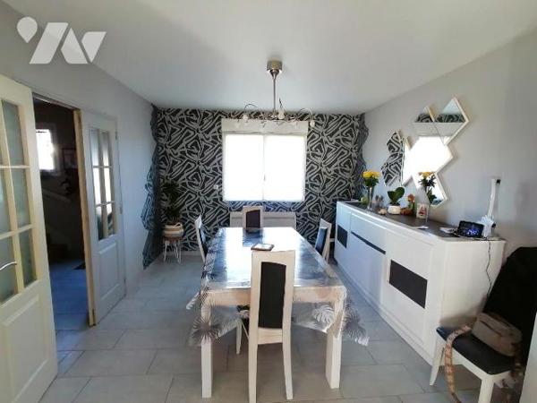 EXCLUSIVITE TRENTE CINQ NOTAIRES !! Au c?ur d'un quartier calme, familial et aéré, venez découv...