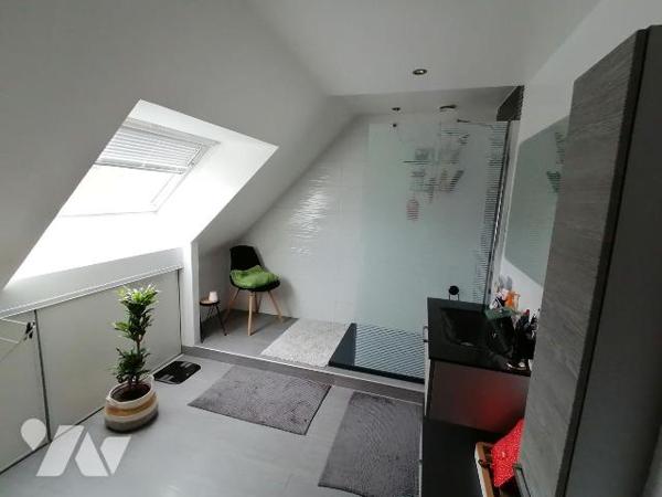 EXCLUSIVITE TRENTE CINQ NOTAIRES !! Au c?ur d'un quartier calme, familial et aéré, venez découv...