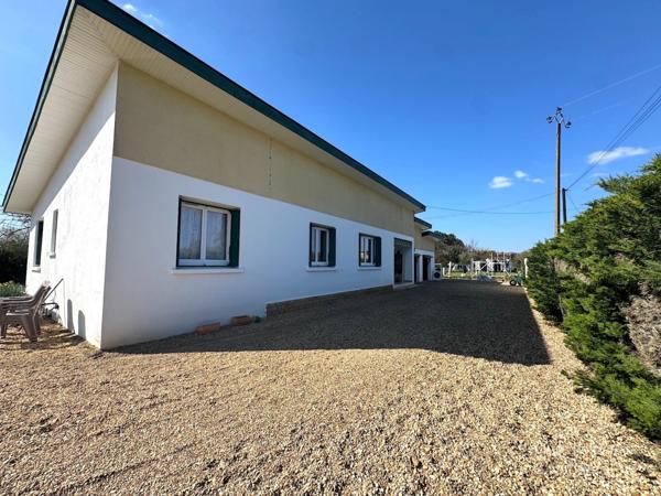 Maison de plain-pied 105 m² + double garage – env. 140 m² utiles – terrain 1 533 m² – proche commodités