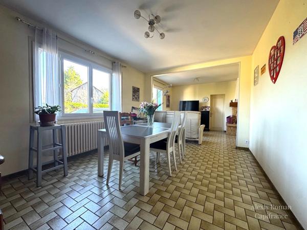 Maison de plain-pied 105 m² + double garage – env. 140 m² utiles – terrain 1 533 m² – proche commodités