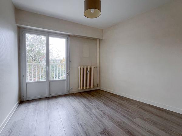 Appartement 4 pièces à vendre à Angers - 3 chambres, balcon - Place Ney