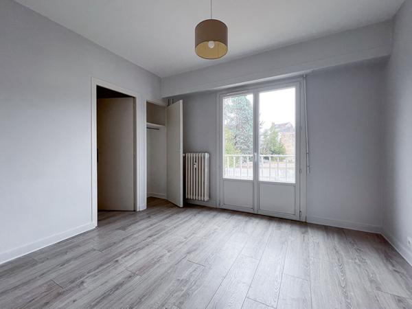 Appartement 4 pièces à vendre à Angers - 3 chambres, balcon - Place Ney