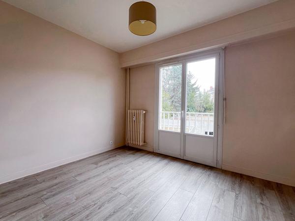 Appartement 4 pièces à vendre à Angers - 3 chambres, balcon - Place Ney