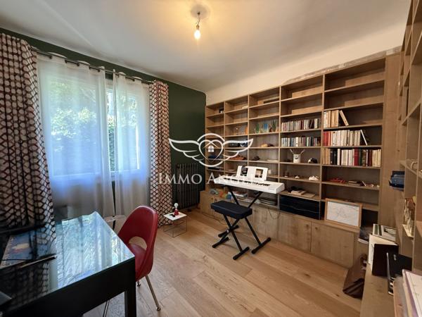 Nîmes centre, Jardins de la Fontaine / Tour Magne, P4, terrasse et garage