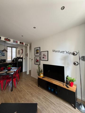 L'Adresse vous présente ce F2 meublé en plein centre-ville Havrais entièrement rénové !