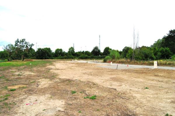 Terrain à bâtir de 824 m²
