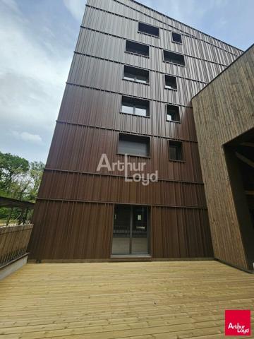 ANGERS quartier Belle-Beille, cellule commerciale de 174 m² avec terrasse privative