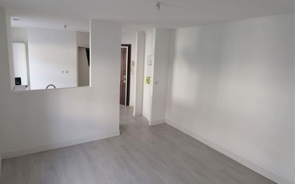 Appartement à louer    3 pièces •  Pont-de-Chéruy