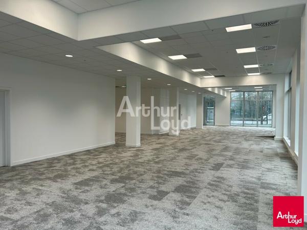 LA COURROUZE - IMMEUBLE NEUF - BUREAUX A LOUER