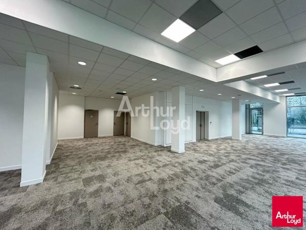 LA COURROUZE - IMMEUBLE NEUF - BUREAUX A LOUER
