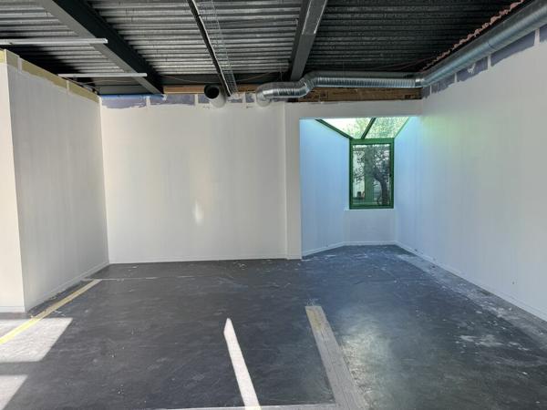 FONDETTES BUREAUX A LOUER 80 M² CONTEMPORAIN CLASSE ARCHITECTURE