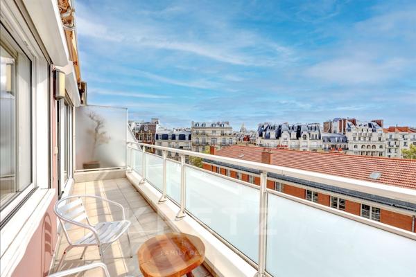3 pièces avec terrasse Vue Tour Eiffel et Invalides