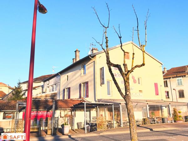 Idéal investisseurs : murs et fonds d'un restaurant reconnu avec en plus 11 garages privés loués et attenants