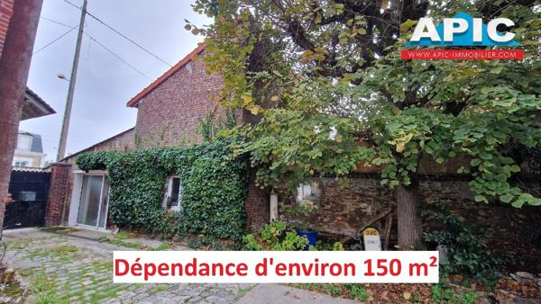 GROSLAY,

Proche gare et commerces, meulière en bon ...