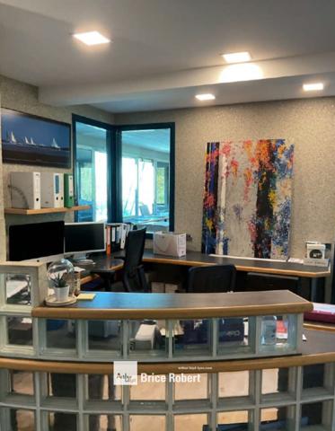 Bureaux à vendre avec espaces lumineux à Lissieu dans le parc du Bois de Dieu