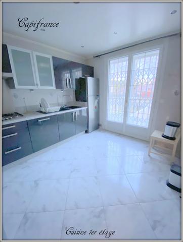 Dpt (93), à vendre maison P9 de 250 m² - Terrain de 385,00 m²