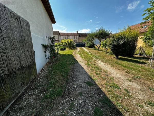 Maison individuelle à vendre à Neuilly dans l'Yonne (89113), ref : 89062-14