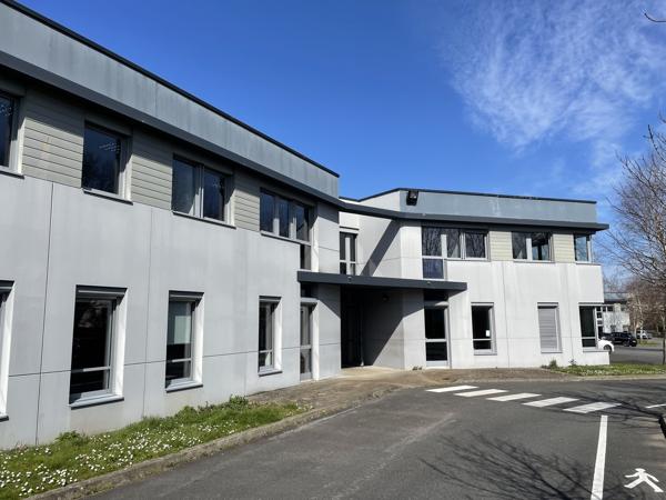 Immeuble de bureaux à louer à Saint-Herblain avec 48 parkings extérieurs