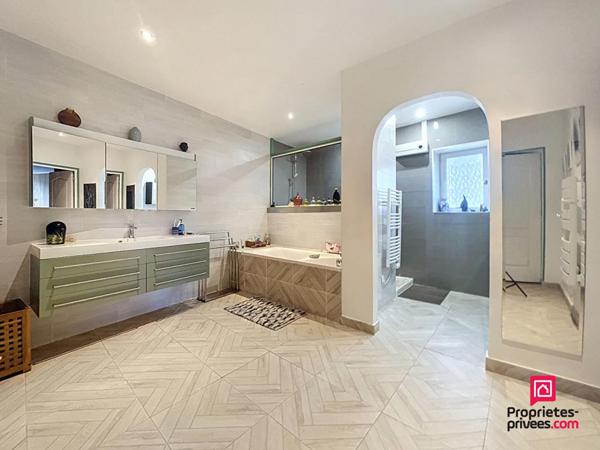 Secteur Le Mêle-sur-Sarthe Grande maison familiale 350 m2