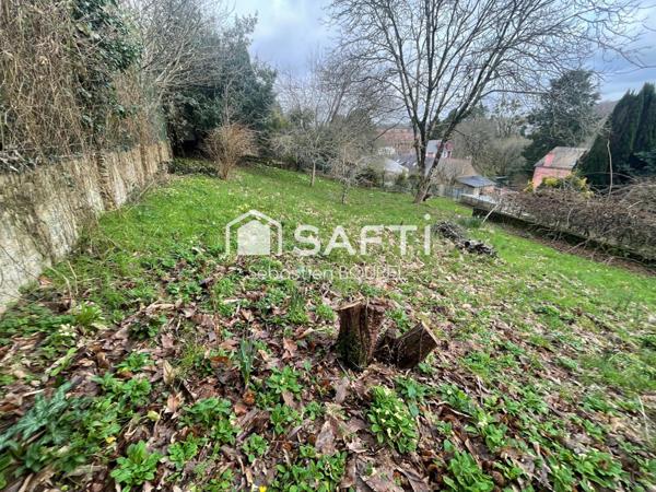 Terrain constructible de 650 m2, hors lotissement