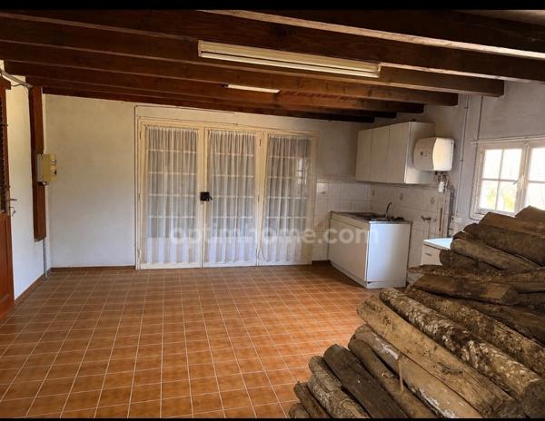 Maison familiale avec piscine et grand terrain : un cadre de vie privilégié à Saint-Eulien !