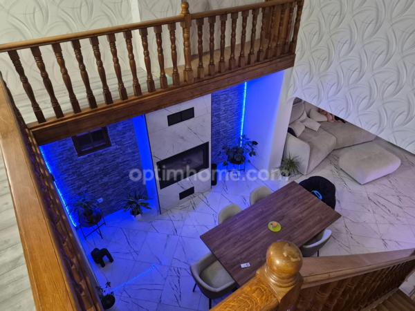 Maison familiale avec piscine et grand terrain : un cadre de vie privilégié à Saint-Eulien !
