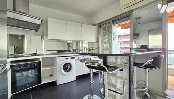 NICE OUEST – Les Belles Terres – Spacieux studio avec large terrasse et vue dégagée sur la mer.