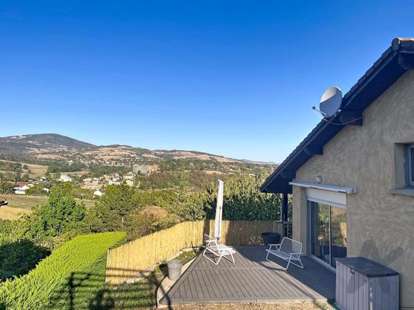 Maison familiale beaux volumes vue dégagée 5 chambres garage piscine