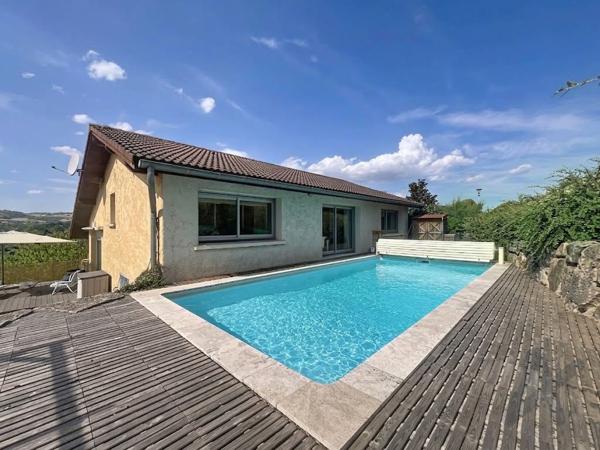Maison familiale beaux volumes vue dégagée 5 chambres garage piscine