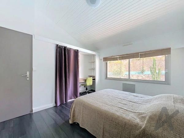 Maison familiale beaux volumes vue dégagée 5 chambres garage piscine