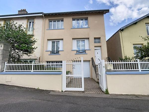 54130 Saint-Max, Maison soignée avec jardin, véranda et sous-sol complet