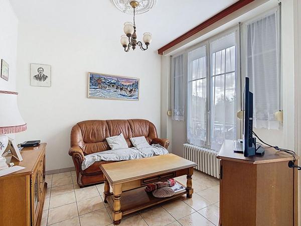 54130 Saint-Max, Maison soignée avec jardin, véranda et sous-sol complet