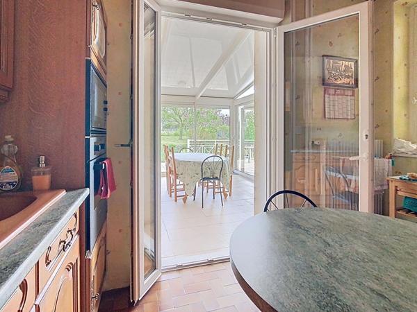 54130 Saint-Max, Maison soignée avec jardin, véranda et sous-sol complet