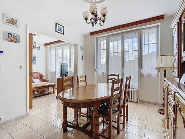 54130 Saint-Max, Maison soignée avec jardin, véranda et sous-sol complet