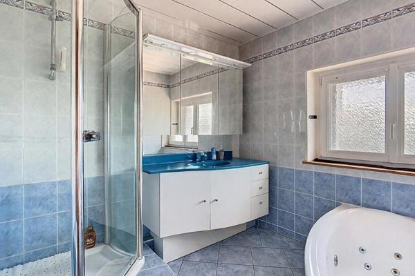 54130 Saint-Max, Maison soignée avec jardin, véranda et sous-sol complet