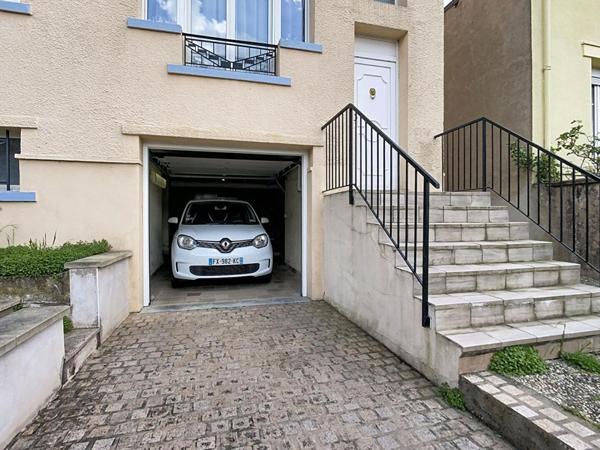 54130 Saint-Max, Maison soignée avec jardin, véranda et sous-sol complet