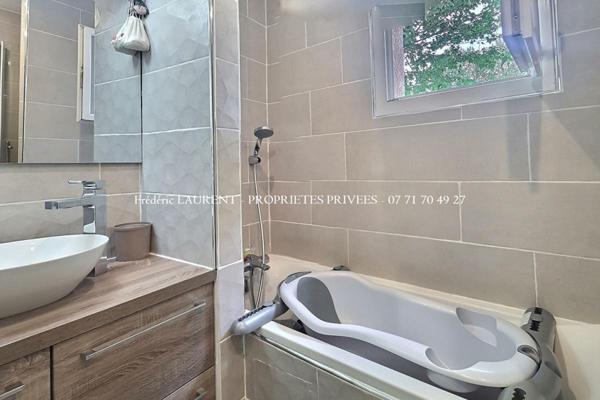 Appartement 75 m² - 3 chambres avec terrasses et parking à Saint Hippolyte Du Fort