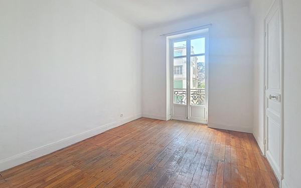 Appartement à vendre    5 pièces • 115 m2 Nice