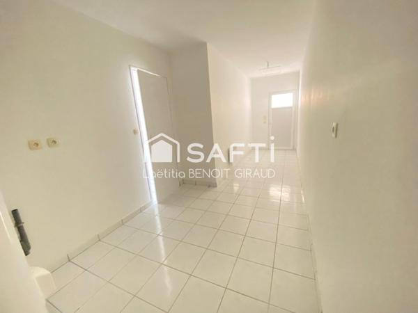 Maison avec potentiel - Semussac centre