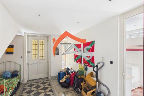 Vente Maison 14 pièces 355 m2 à Saint-Chamond