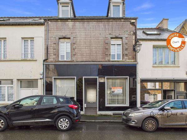 Rare en centre-ville de Saint-Pol-de-Léon, maison à fort potentiel avec jardin et dépendance