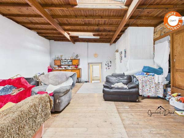 Rare en centre-ville de Saint-Pol-de-Léon, maison à fort potentiel avec jardin et dépendance