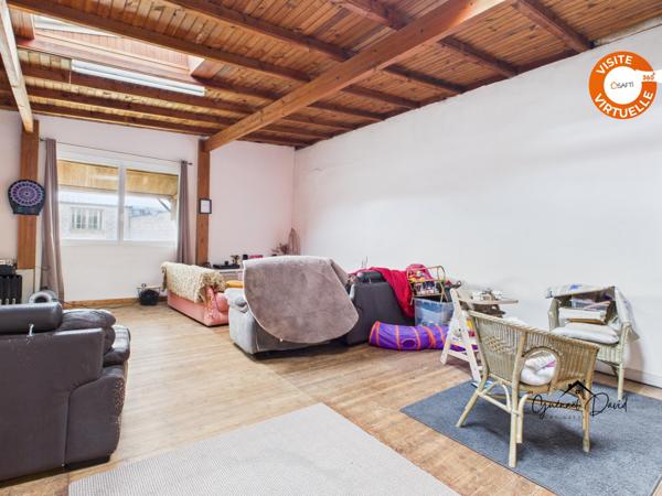 Rare en centre-ville de Saint-Pol-de-Léon, maison à fort potentiel avec jardin et dépendance