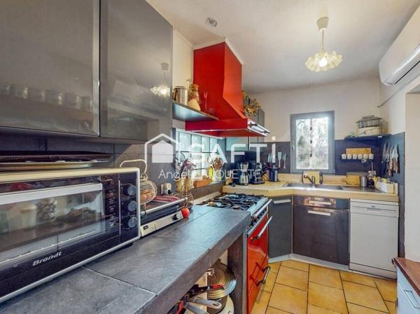 Propriété rare : maison + 4 gîtes, piscine, 4 ha sans vis-à-vis